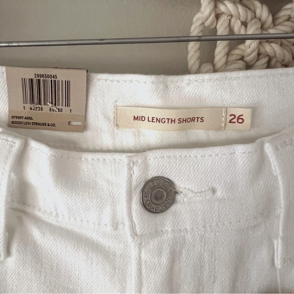 NWT LEVI'S WHITE DENIM SHORTS - Picture 5 of 8